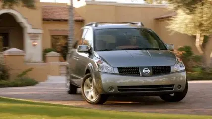 2004 Nissan Quest front three-quarter